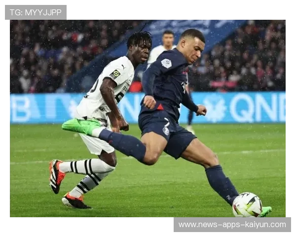 巴黎姆巴佩连过三人完成爆射